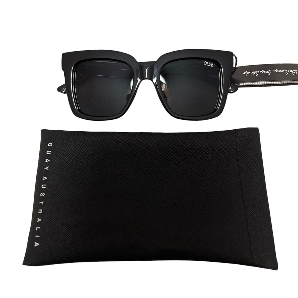 QUAY ICY Stud Glasses